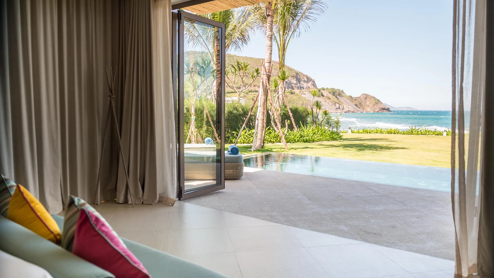 Mia Resort Nha Trang 5*,