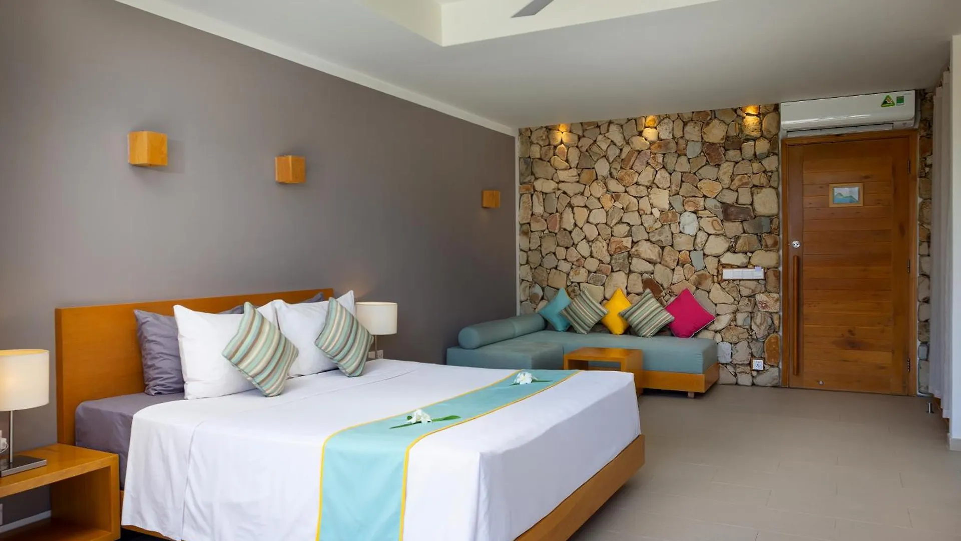 Mia Resort Nha Trang 5*,